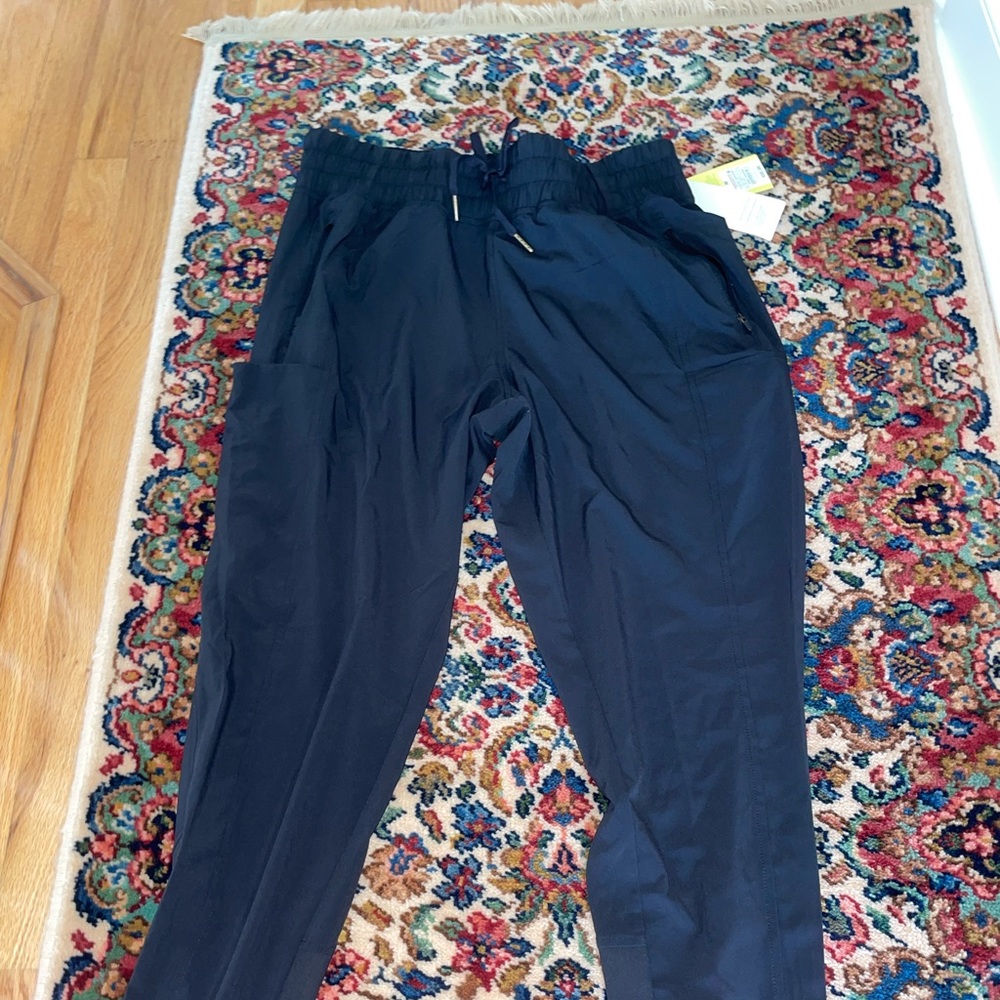 All in motion mid rise woven pants